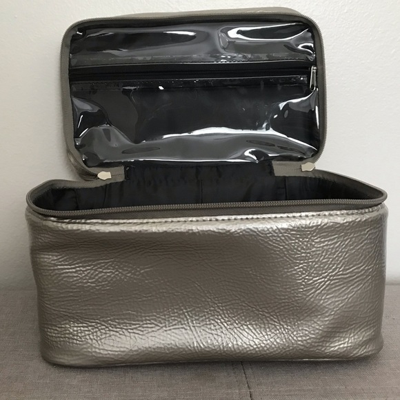Cosmetic Bag - Picture 4 of 8